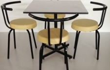 ชุดโต๊ะศูนย์อาหาร 1ชุดประกอบด้วย โต๊ะ 1ตัว เก้าอี้ 4 ตัว