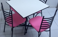 โต๊ะอาหาร1ชุดมีโต๊ะ1ตัว เก้าอี้ 4 ตัว สินค้าราคาโรงงาน 0853590161