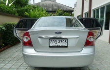 ขายรถ ford focus 4 ประตู พร้อมโอน ติดแก๊สแล้ว และติดกล้องหน้าหลัง