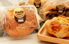 แนะนำของว่างขนมปังไส้แฮมชีส “Daily Bake”