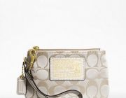 กระเป๋า COACH DAISY SIGNATURE SATEEN SMALL WRISTLET STYLE: F48067