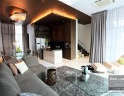 Park Lane 22 : 7 Units Left only ขายด่วน ทาวน์โฮมหรู 4 ชั้น ย่านเอกมัย