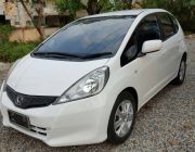 Honda Jazz V-Tec ปี 54 หรือ 2011 สีขาว