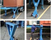 Trailer Stabilizing Jacks